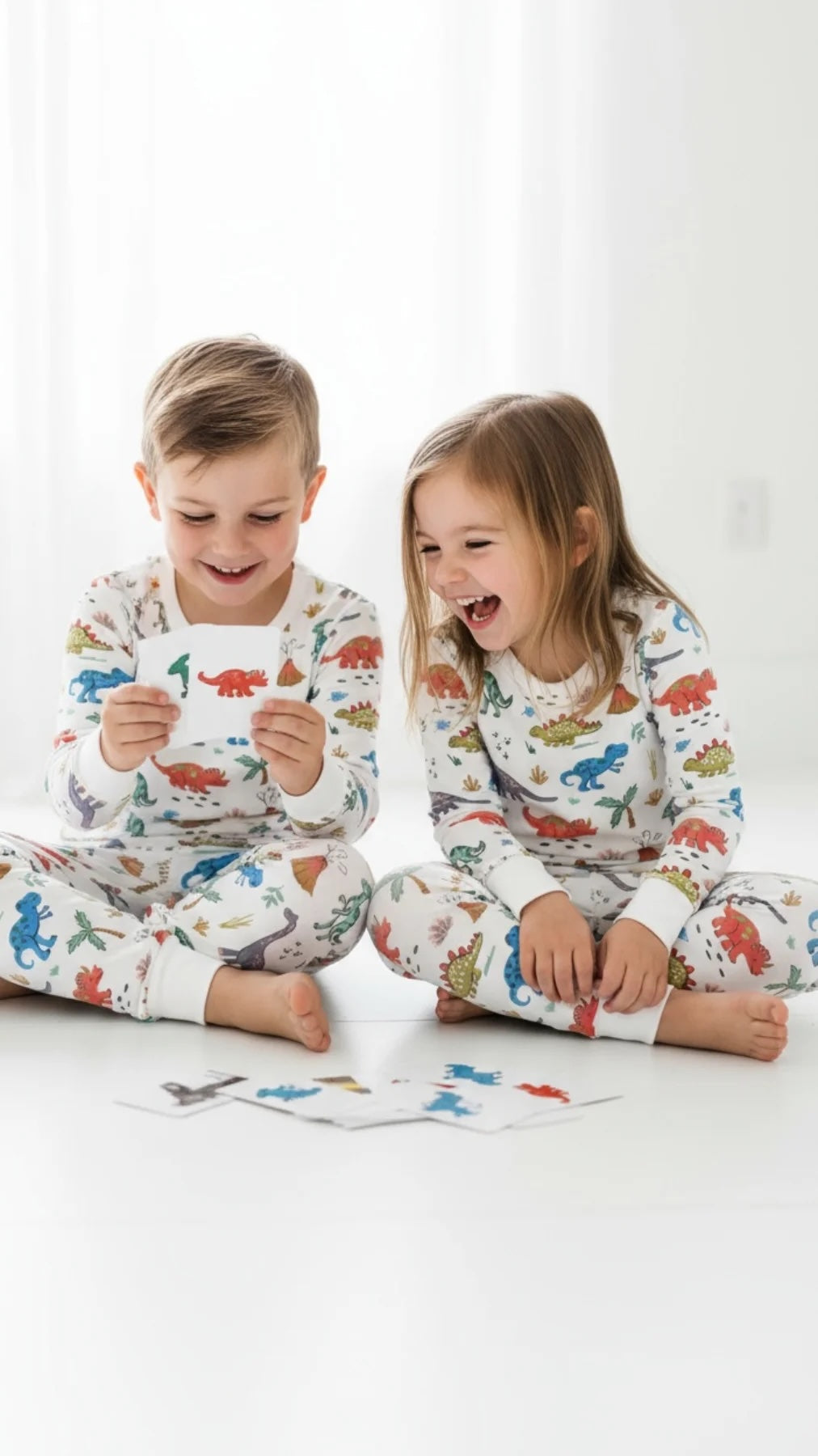 Smart Dreams - Dinosaur pajamas and cards